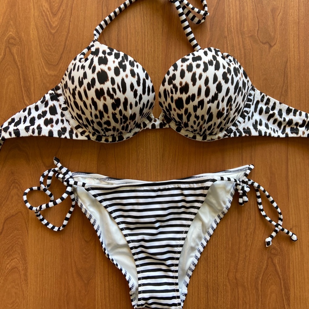 NWT! VS SWIM PLUNGE BIKINI TOP W/ SCRUNCH BOTTOM